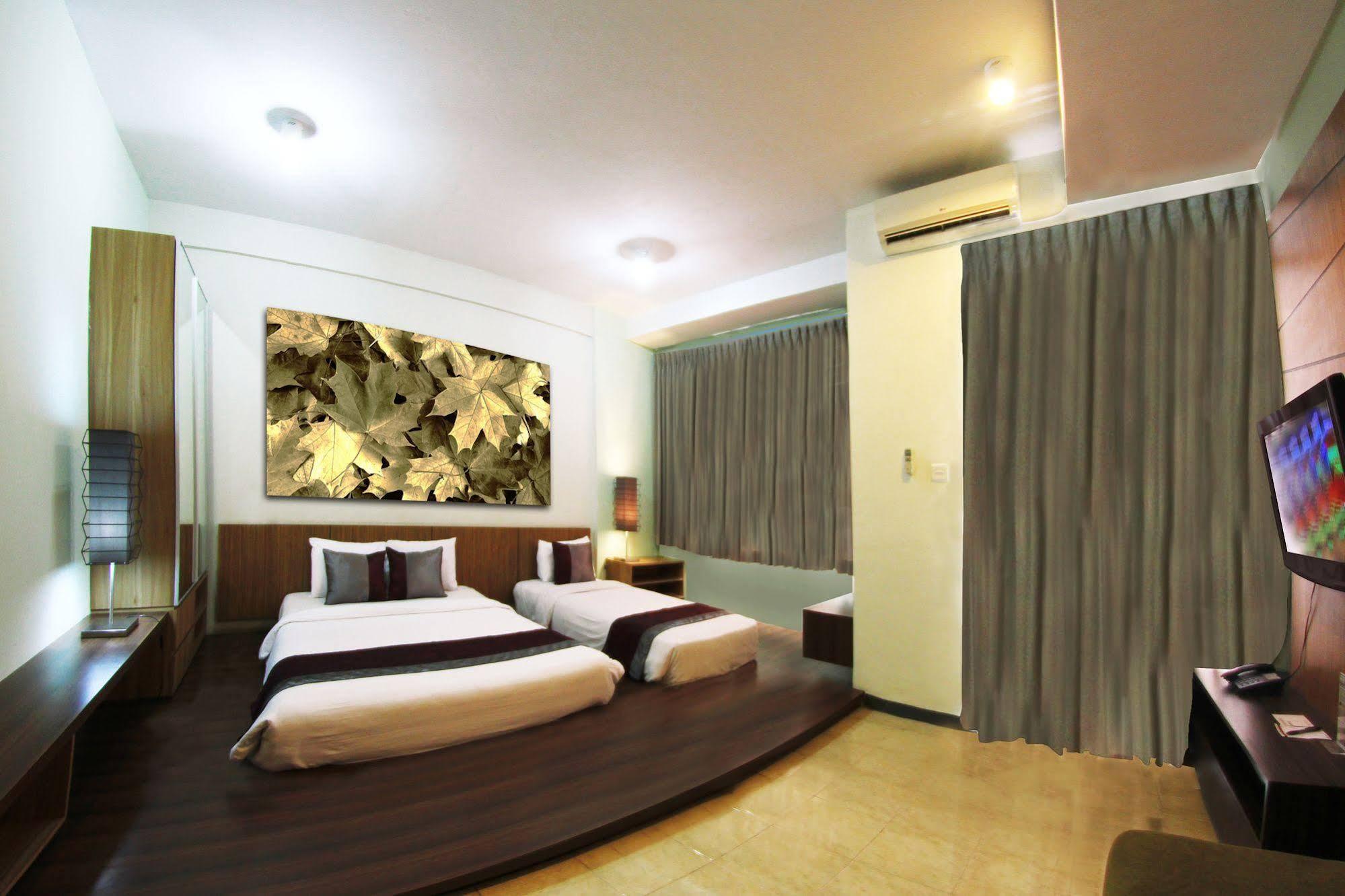Valore Hotel Cimahi Exterior foto