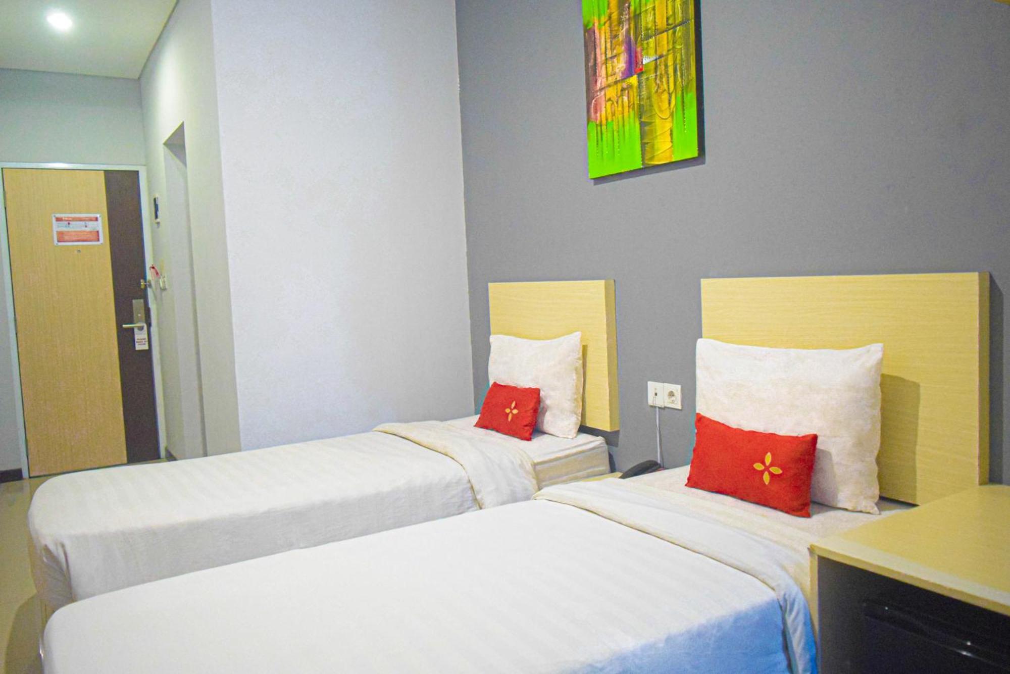Valore Hotel Cimahi Exterior foto