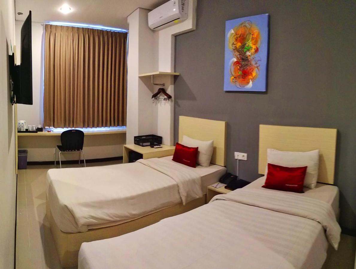 Valore Hotel Cimahi Exterior foto